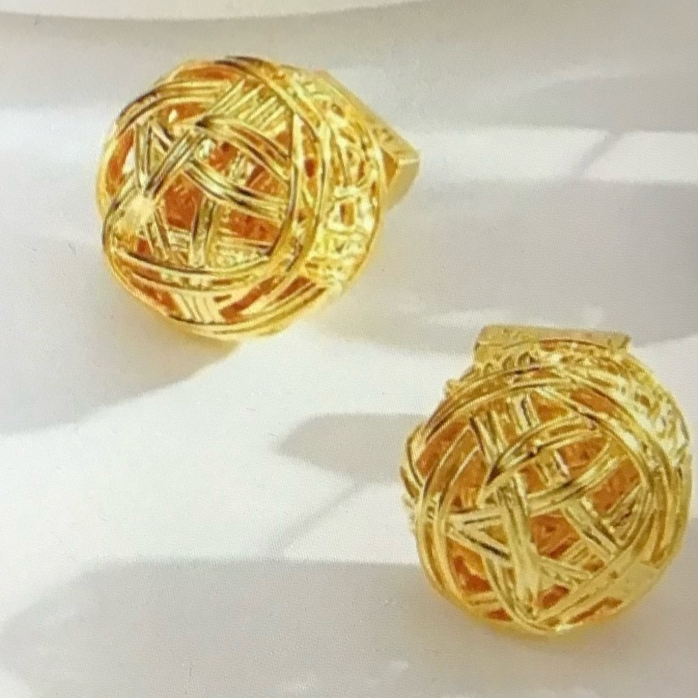Vintage-Style New Button Earrings